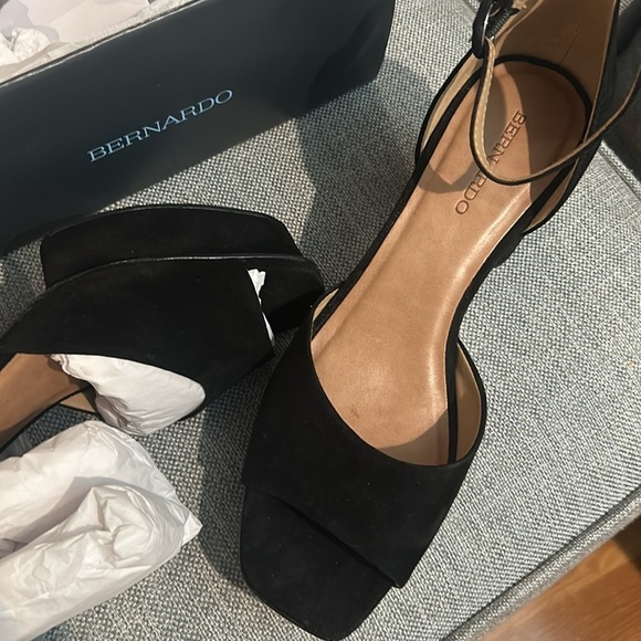Bernardo Raleigh black suede platform block heels Size 10 M - Picture 6 of 15